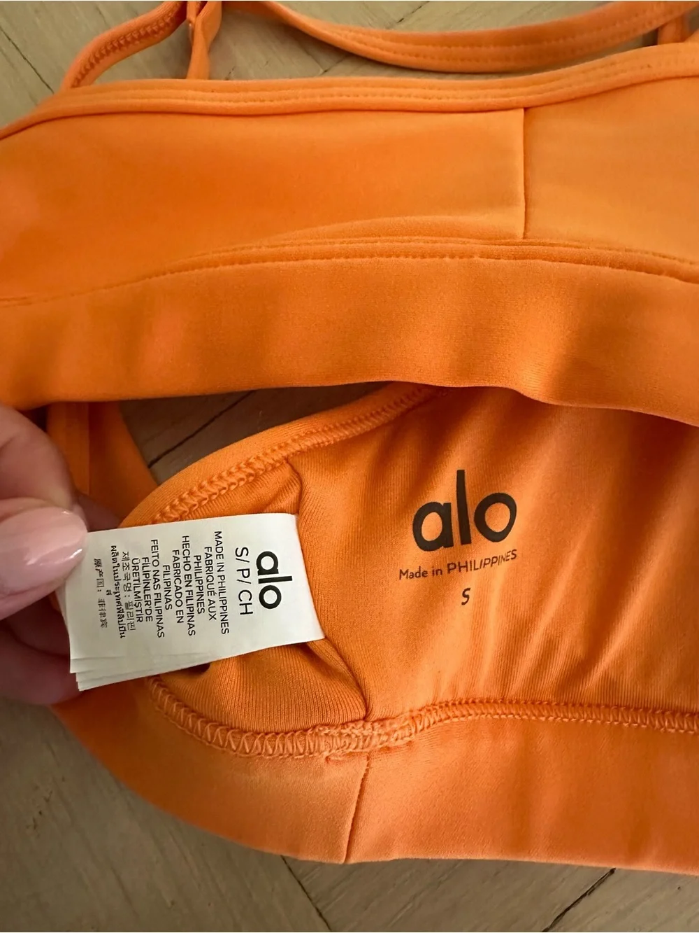 Alo Yoga Airlift Intrigue Bra Orange Satsuma Breeze  Small